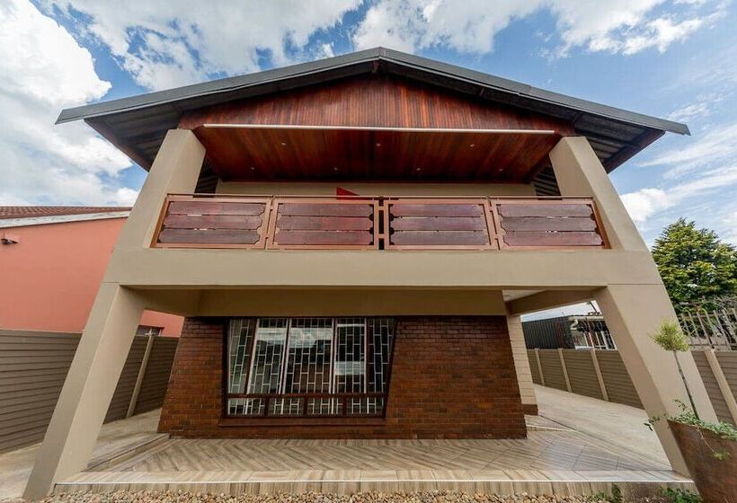 호텔 The Musafer Travel Lodge