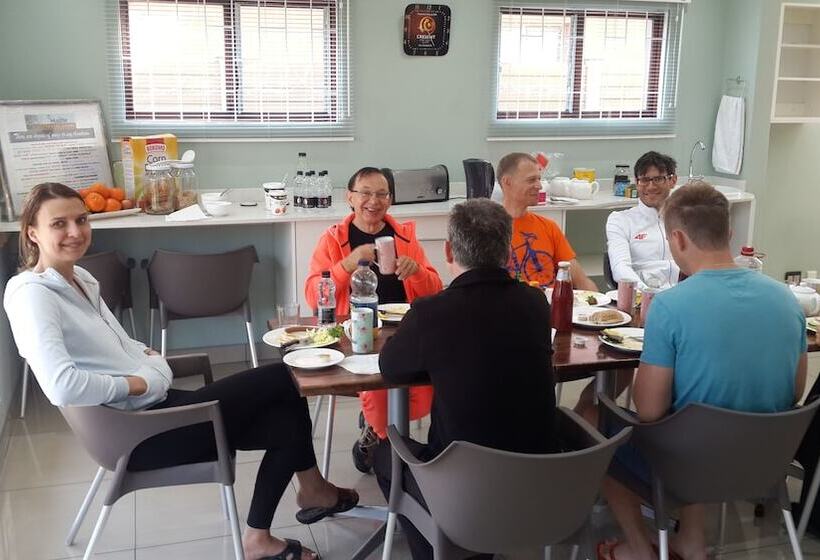 호텔 The Musafer Travel Lodge