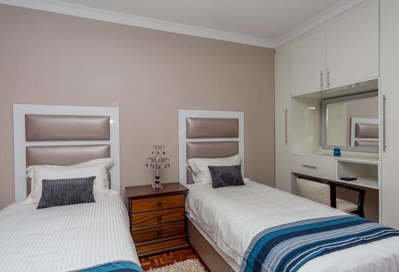 호텔 The Musafer Travel Lodge