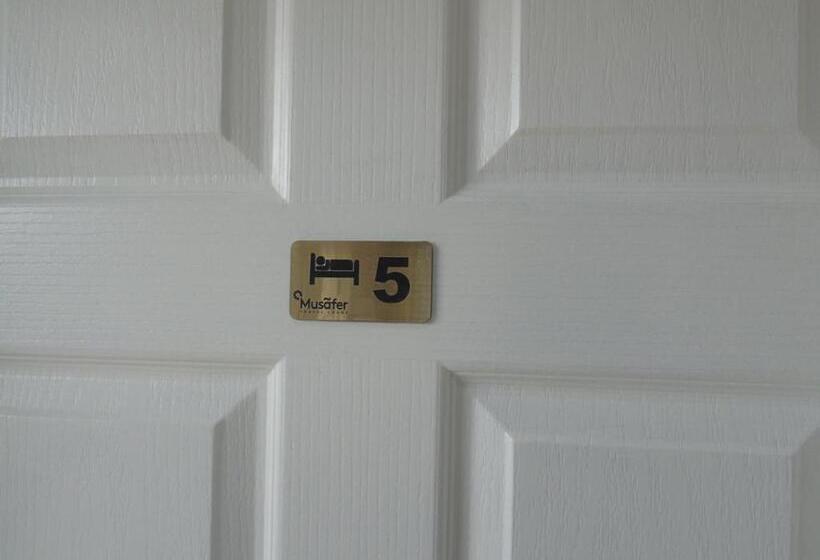 호텔 The Musafer Travel Lodge