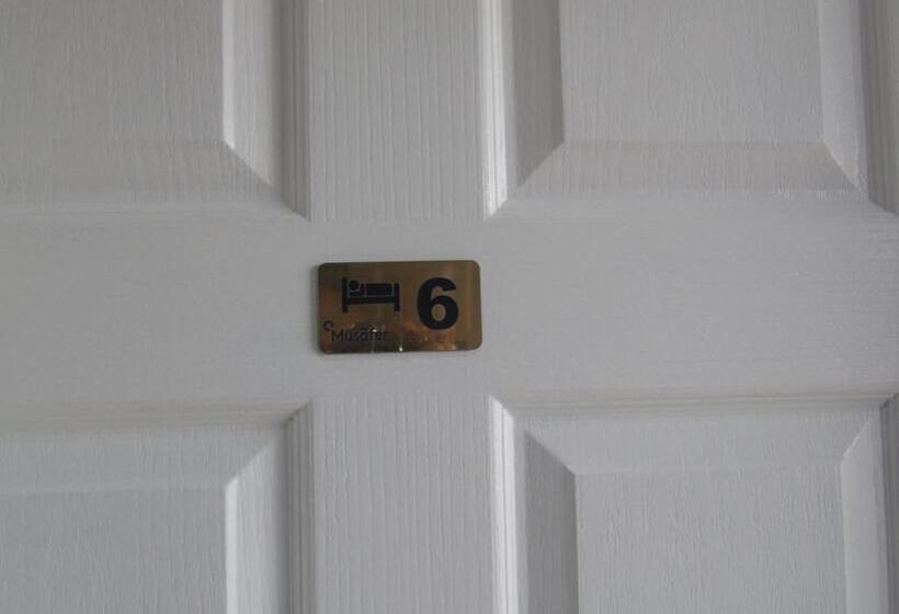 호텔 The Musafer Travel Lodge