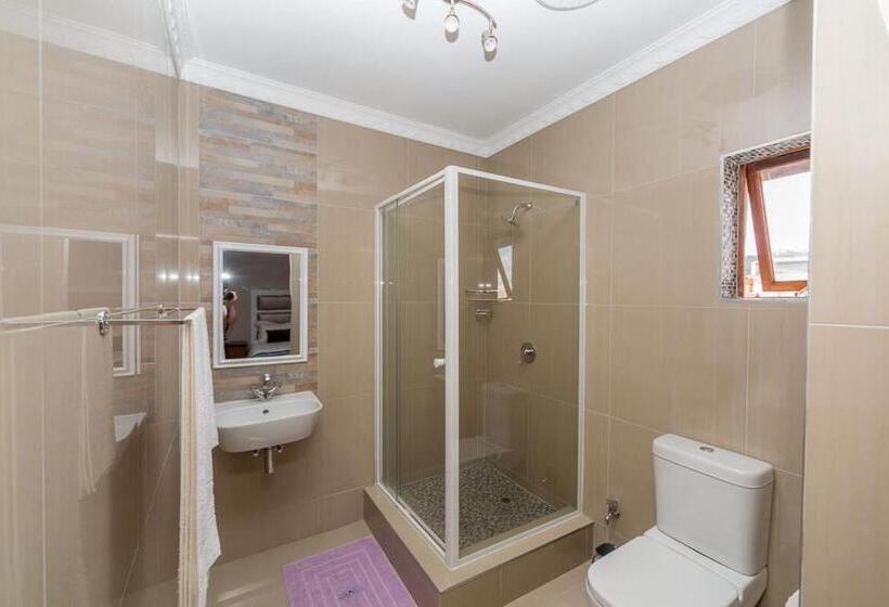 호텔 The Musafer Travel Lodge