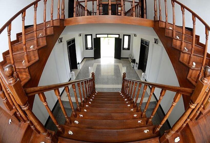 酒店 The Sand Castle