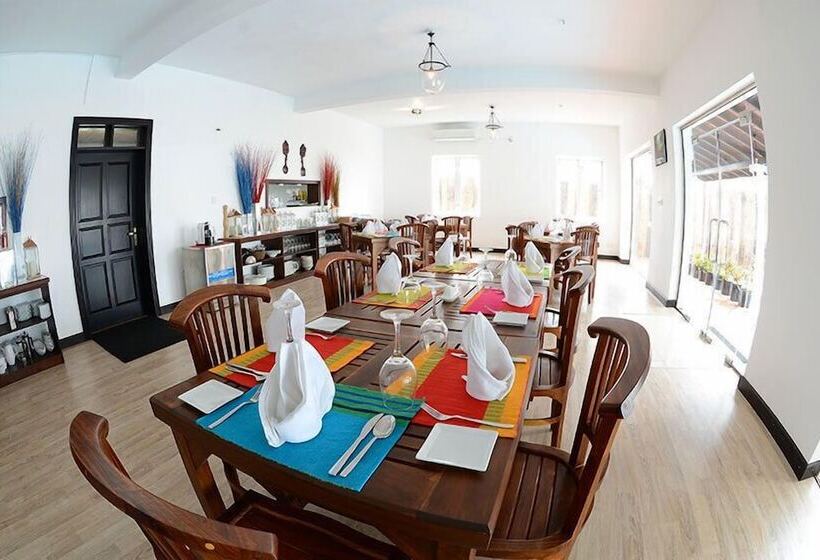 酒店 The Sand Castle