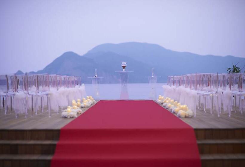 בית מלון כפרי The Scene