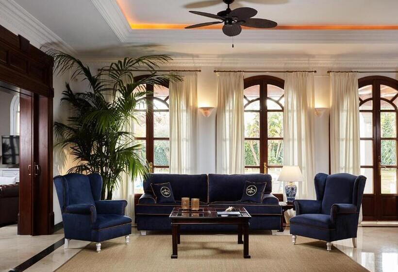 ホテル The Touch Puerto Banús