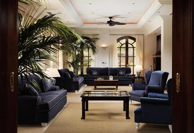 ホテル The Touch Puerto Banús