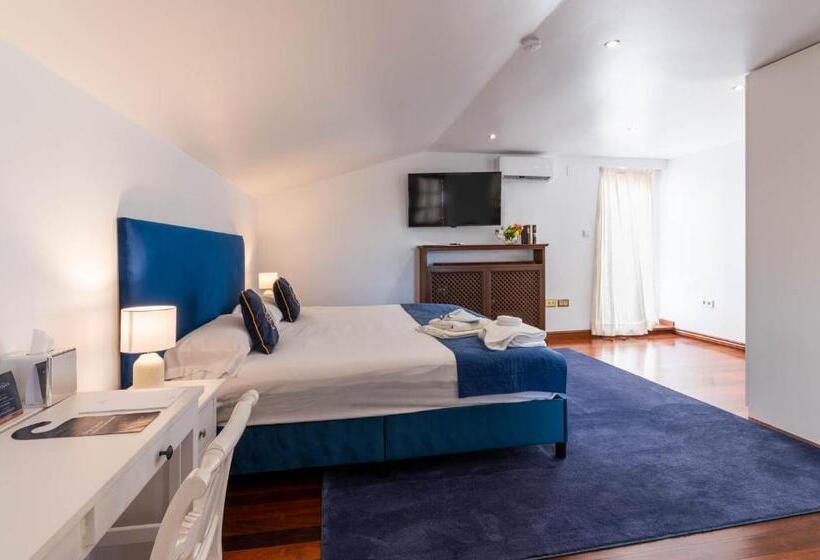 ホテル The Touch Puerto Banús