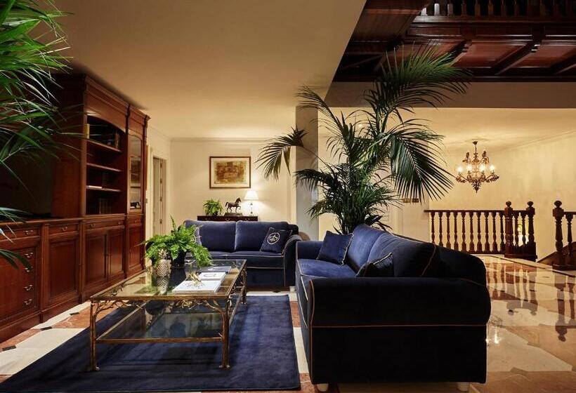 ホテル The Touch Puerto Banús