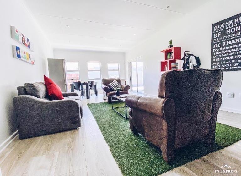 בית מלון כפרי The Urban