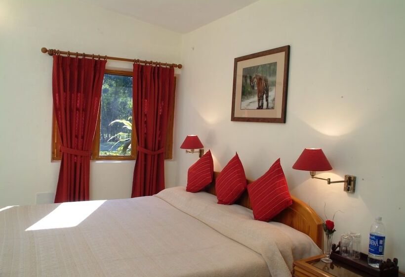 בית מלון כפרי Tiger S Den Resort Bandhavgarh