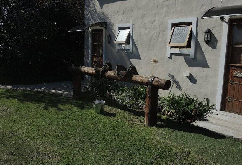 هتل Tniqua Stable Inn