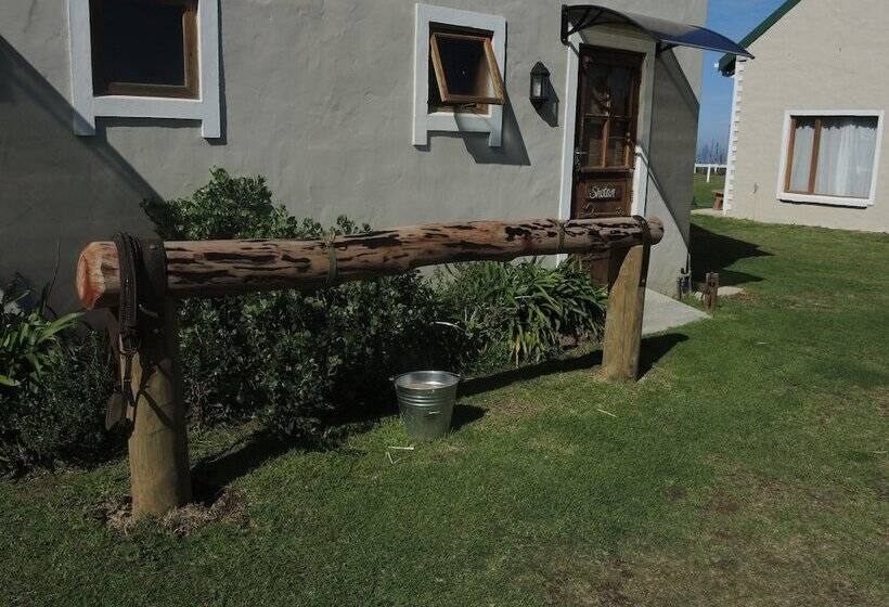 هتل Tniqua Stable Inn