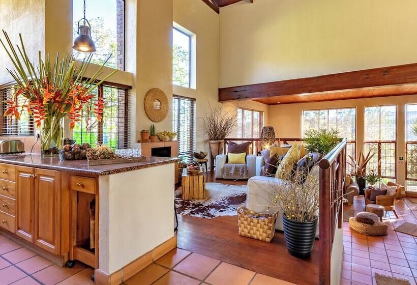 호텔 Ulwazi Rock Lodge