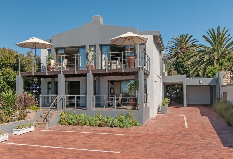 فندق Whale Away Guest House