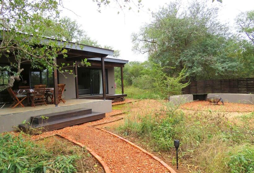 בית מלון כפרי Wild Dog Guest Lodge