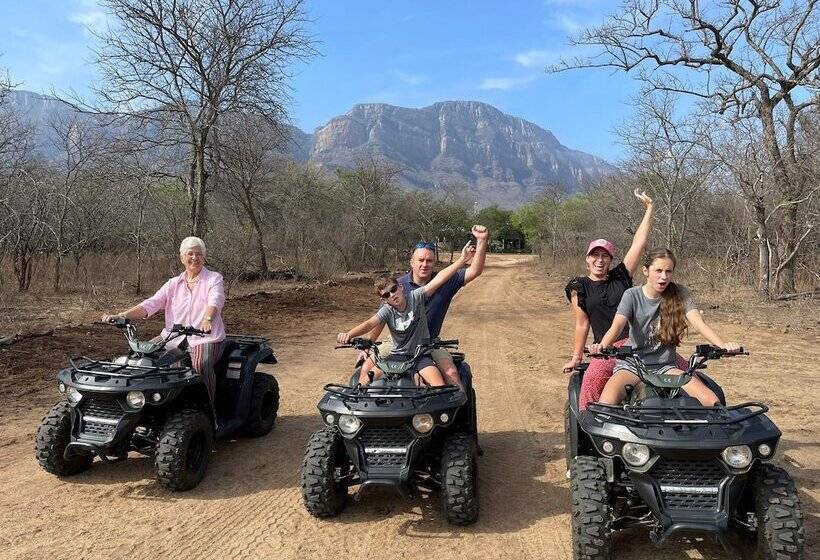 בית מלון כפרי Wild Dog Guest Lodge