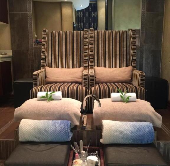 Отель Witwater Guest House & Spa