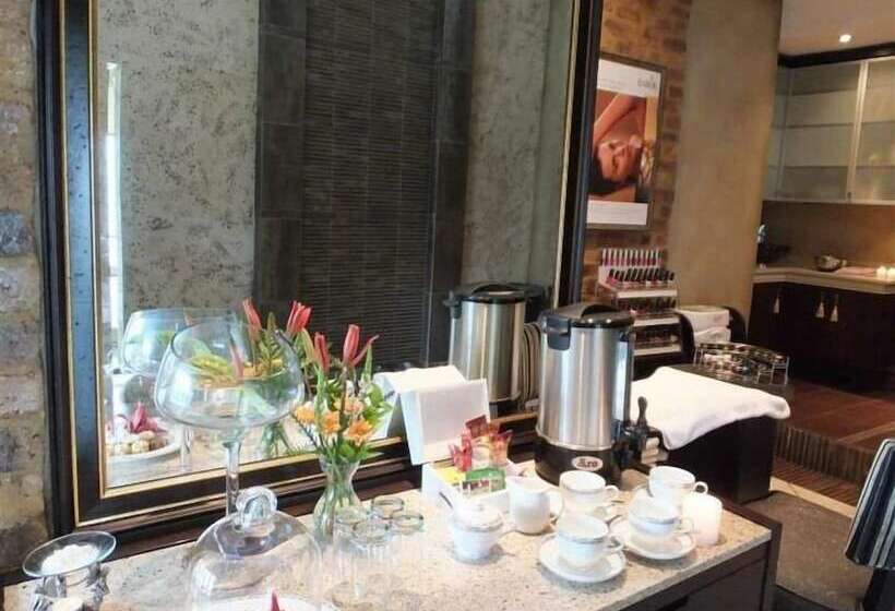 Отель Witwater Guest House & Spa