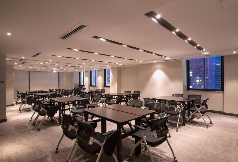 Orange Crystal Hotel Wusi Square Seaview