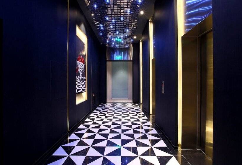 Orange Crystal Hotel Wusi Square Seaview