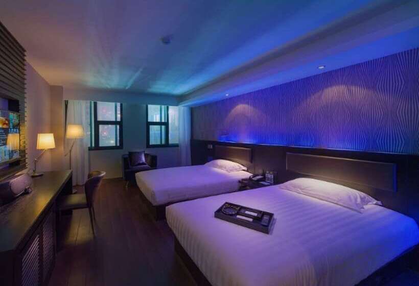 Orange Crystal Hotel Wusi Square Seaview