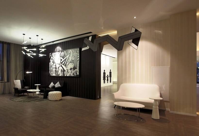 Orange Crystal Hotel Wusi Square Seaview