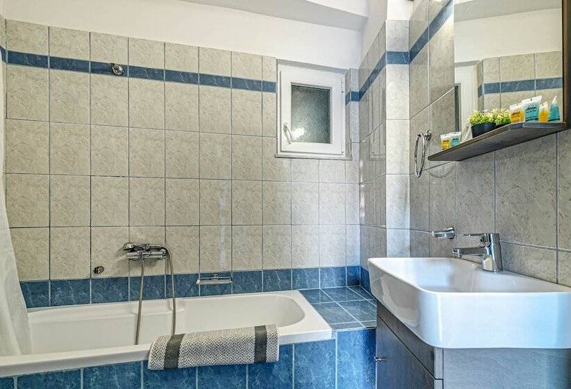 Palapart Gikas Gouvia