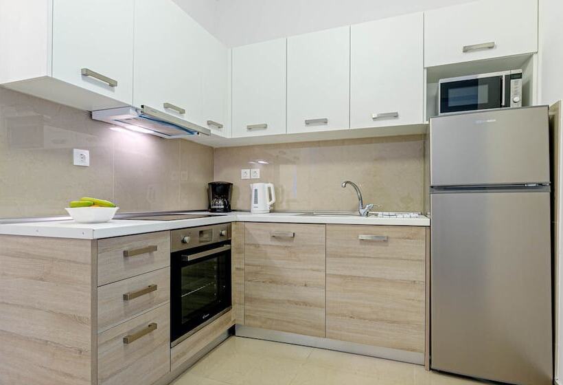 Palapart Gikas Gouvia