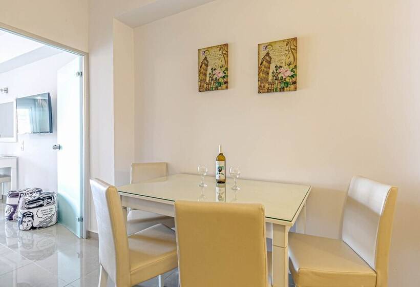 Palapart Gikas Gouvia