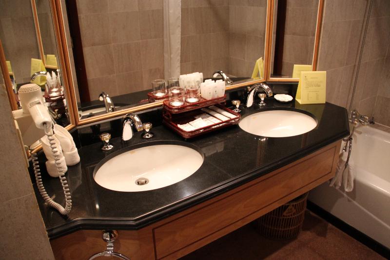 Rosedale Hotel Lotus Hill