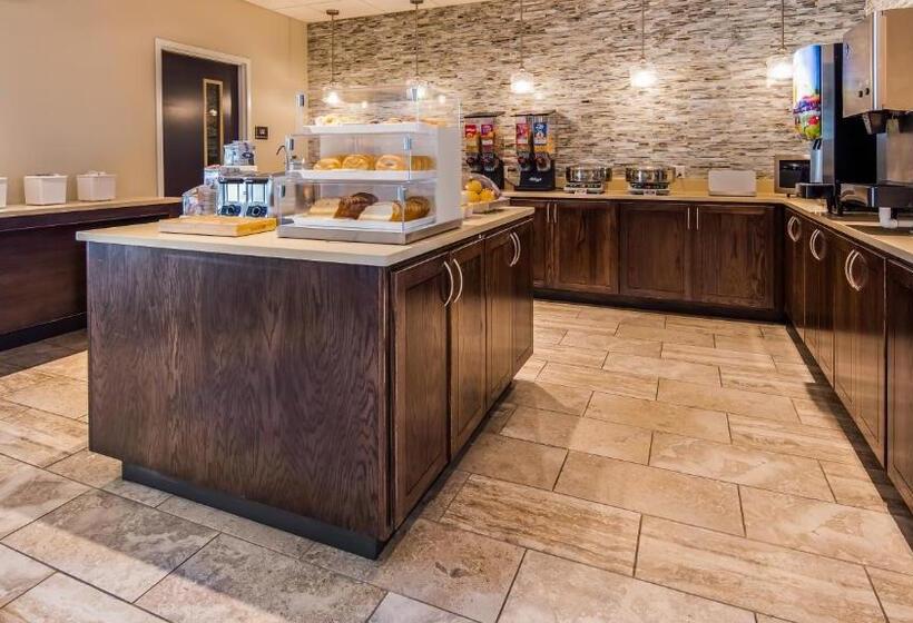 Best Western Plus Bolivar Hotel & Suites