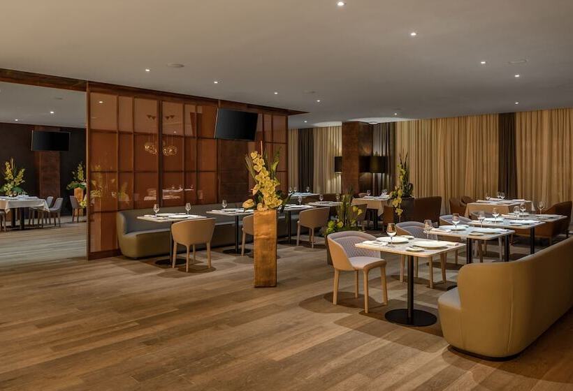 Crystal House Suite Hotel & Spa