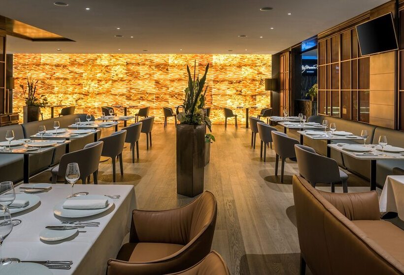 Crystal House Suite Hotel & Spa