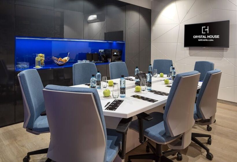 Crystal House Suite Hotel & Spa