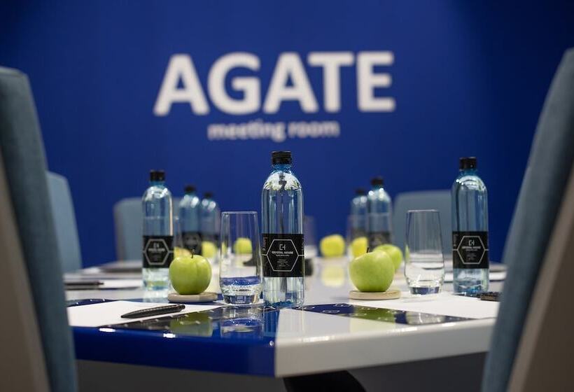 Crystal House Suite Hotel & Spa