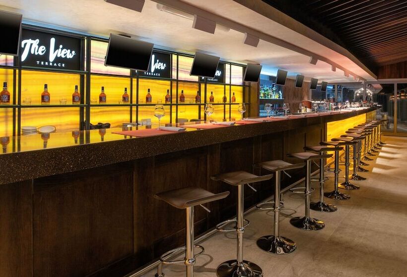 Crystal House Suite Hotel & Spa