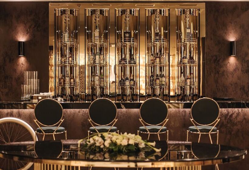 Crystal House Suite Hotel & Spa