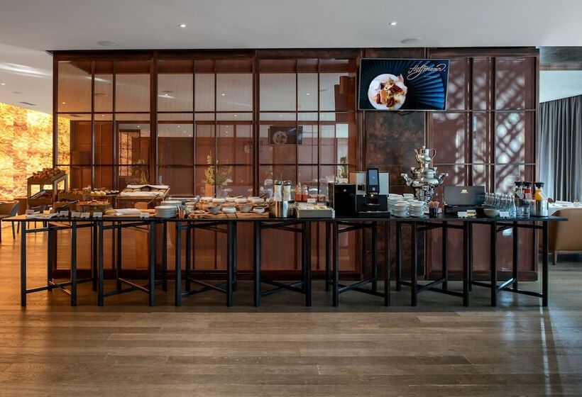 Crystal House Suite Hotel & Spa