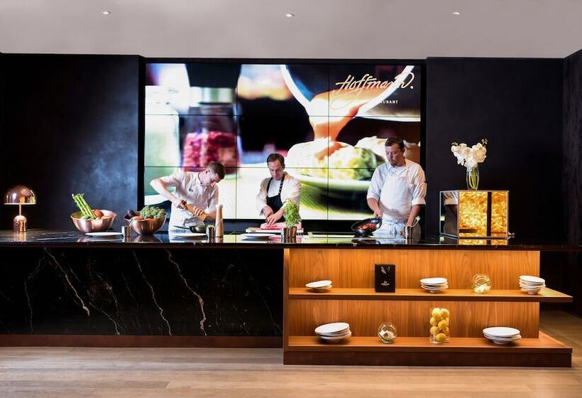 Crystal House Suite Hotel & Spa