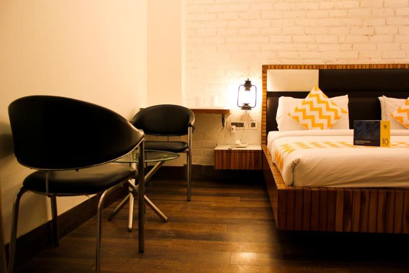 Fabhotel Daffodils Ii