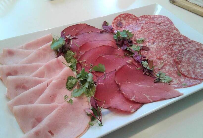 Homestead At Oldenburg Vineyards