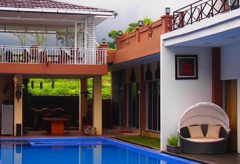 هتل Aie Angek Cottage
