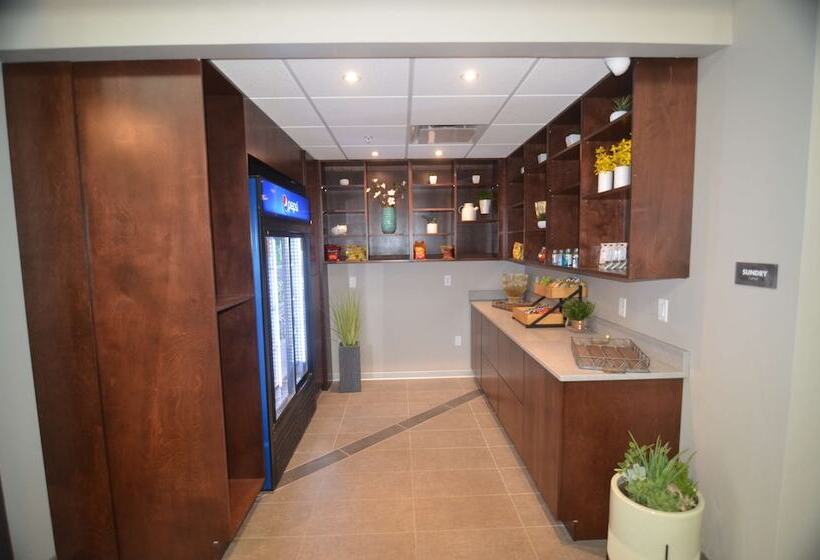 هتل Best Western Premier Ankeny