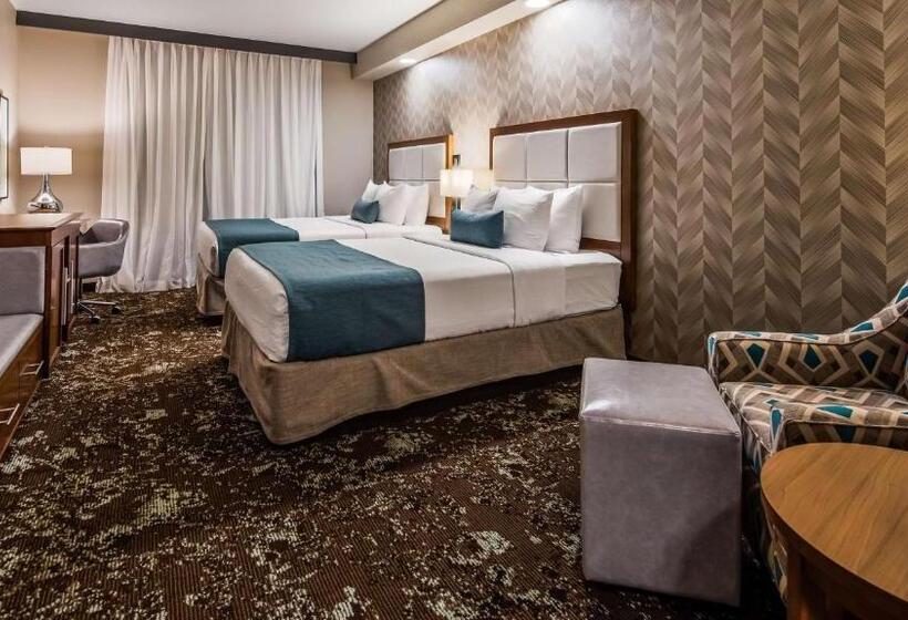 هتل Best Western Premier Ankeny