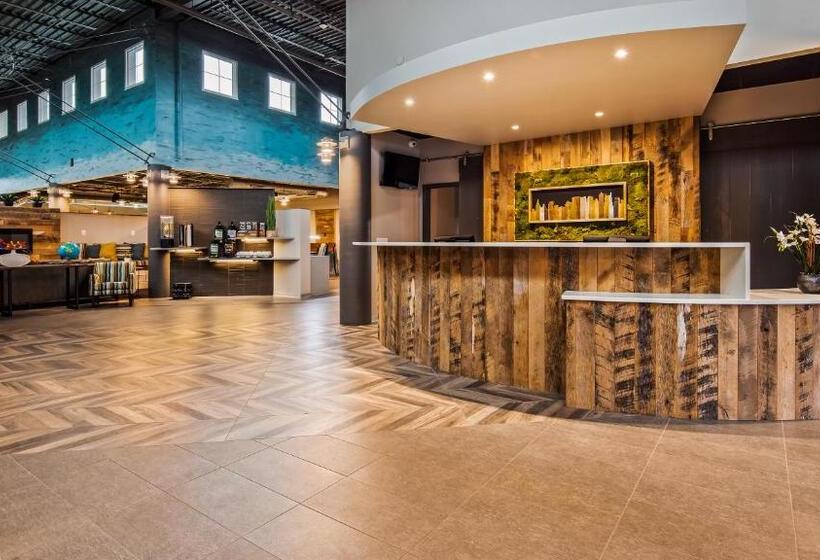 هتل Best Western Premier Ankeny