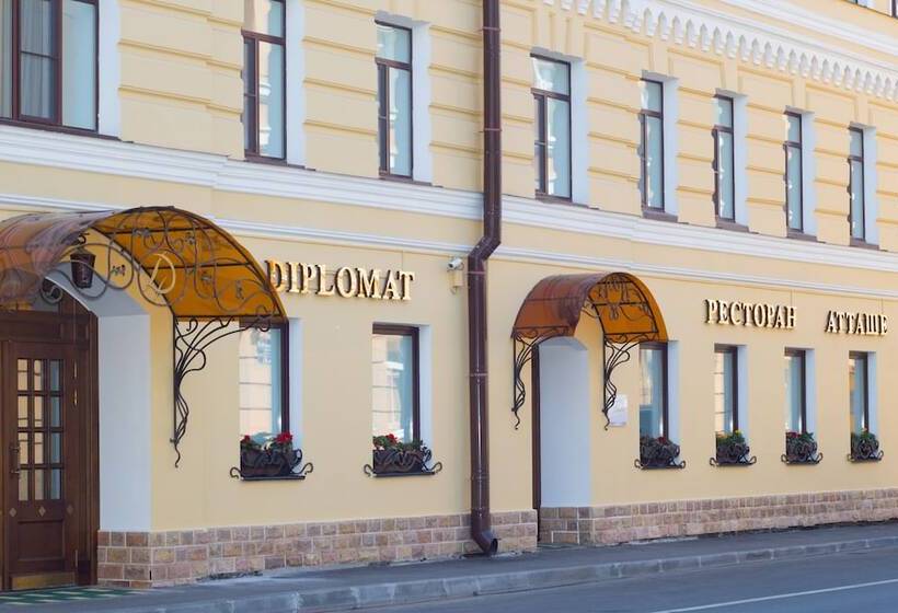 Отель Diplomat
