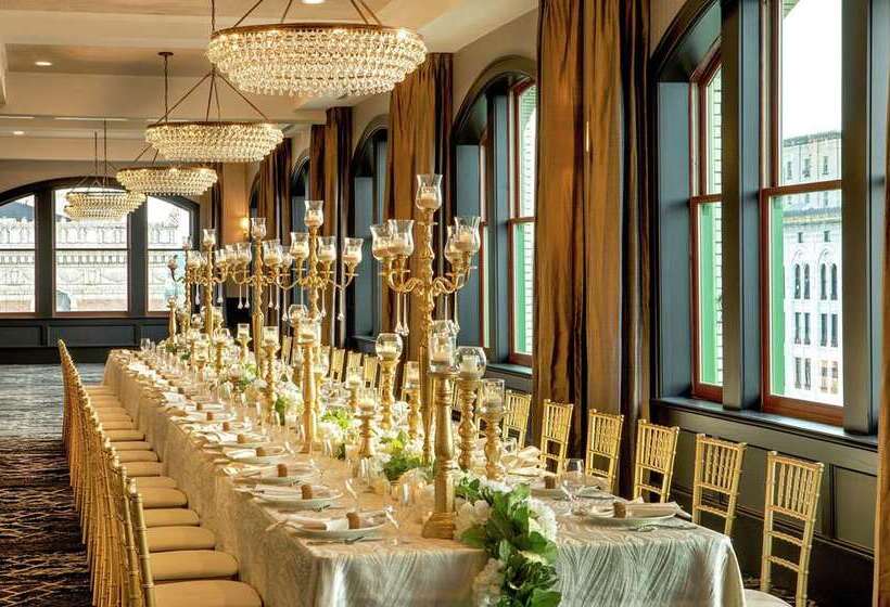 فندق Doubletree By Hilton Youngstown Downtown