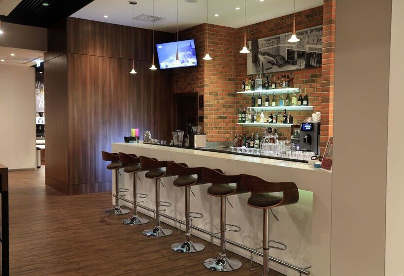 Отель Hampton By Hilton Gdansk Old Town