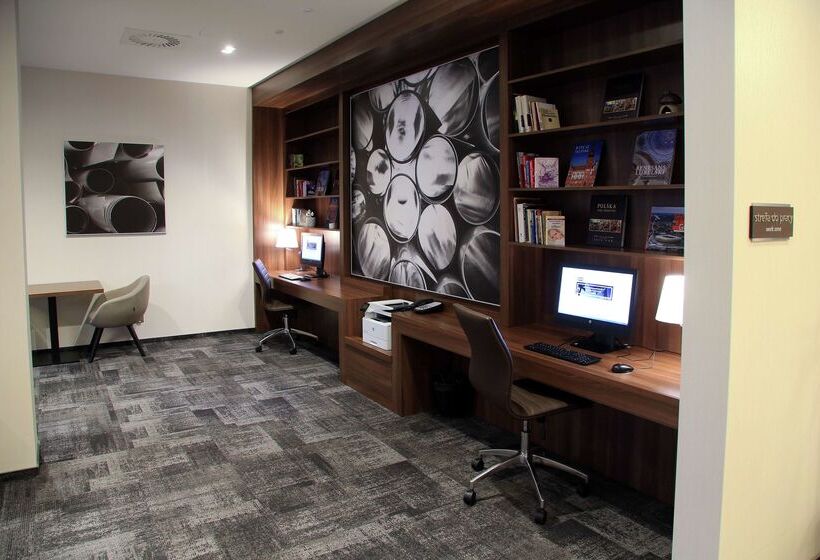 Отель Hampton By Hilton Gdansk Old Town